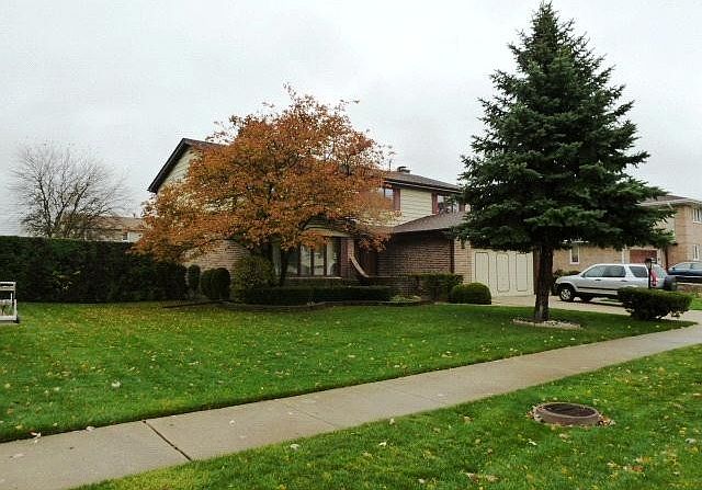 2nd image of 2725 Maynard Ct