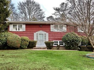 21 Ann Blvd, Chestnut Ridge, NY 10977