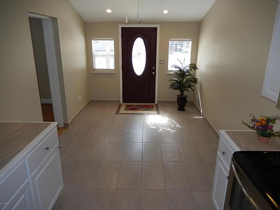4th image of 327 S Seneca Blvd