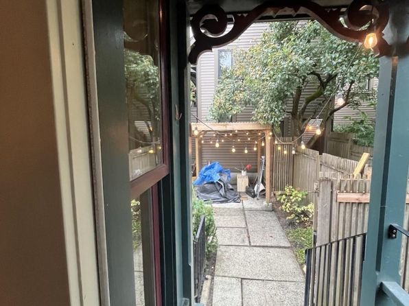 2 bedroom rental in Vancouver — photo 16