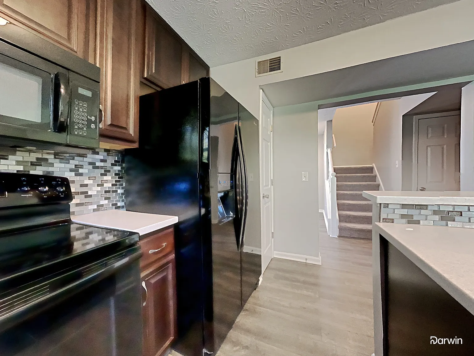 4 bed, 2.5 bath, 1968 sqft, $2,360 — Photo 3