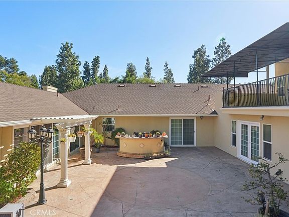 4th image of 941 Laguna Rd