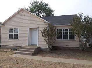 1513 9th St, Levelland, TX 79336
