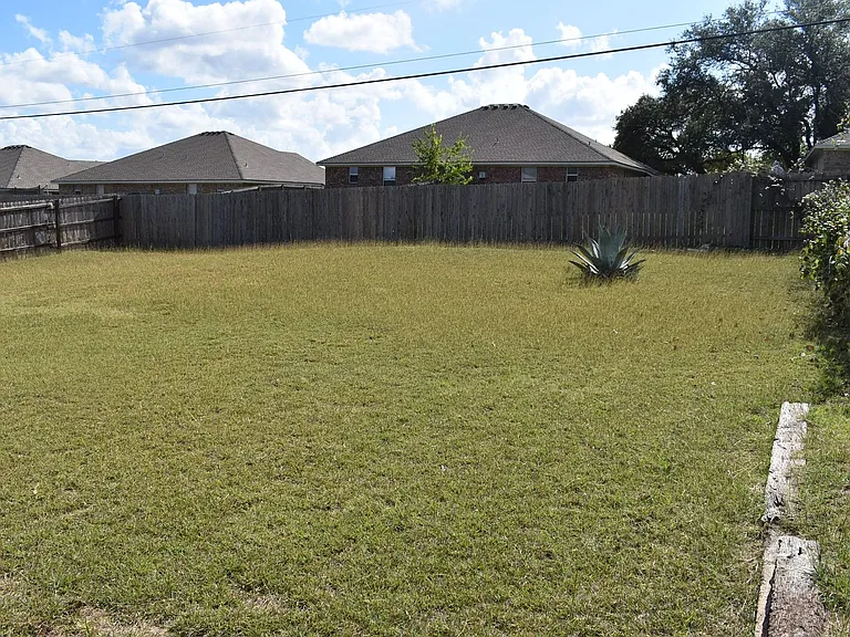 1614 Yuma Trl — Photo 18