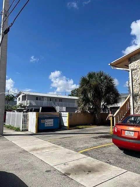 Building Photo - 1151 W 28th St #9