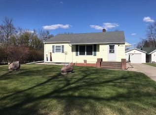 338 2nd Ave NW, Mayville, ND 58257