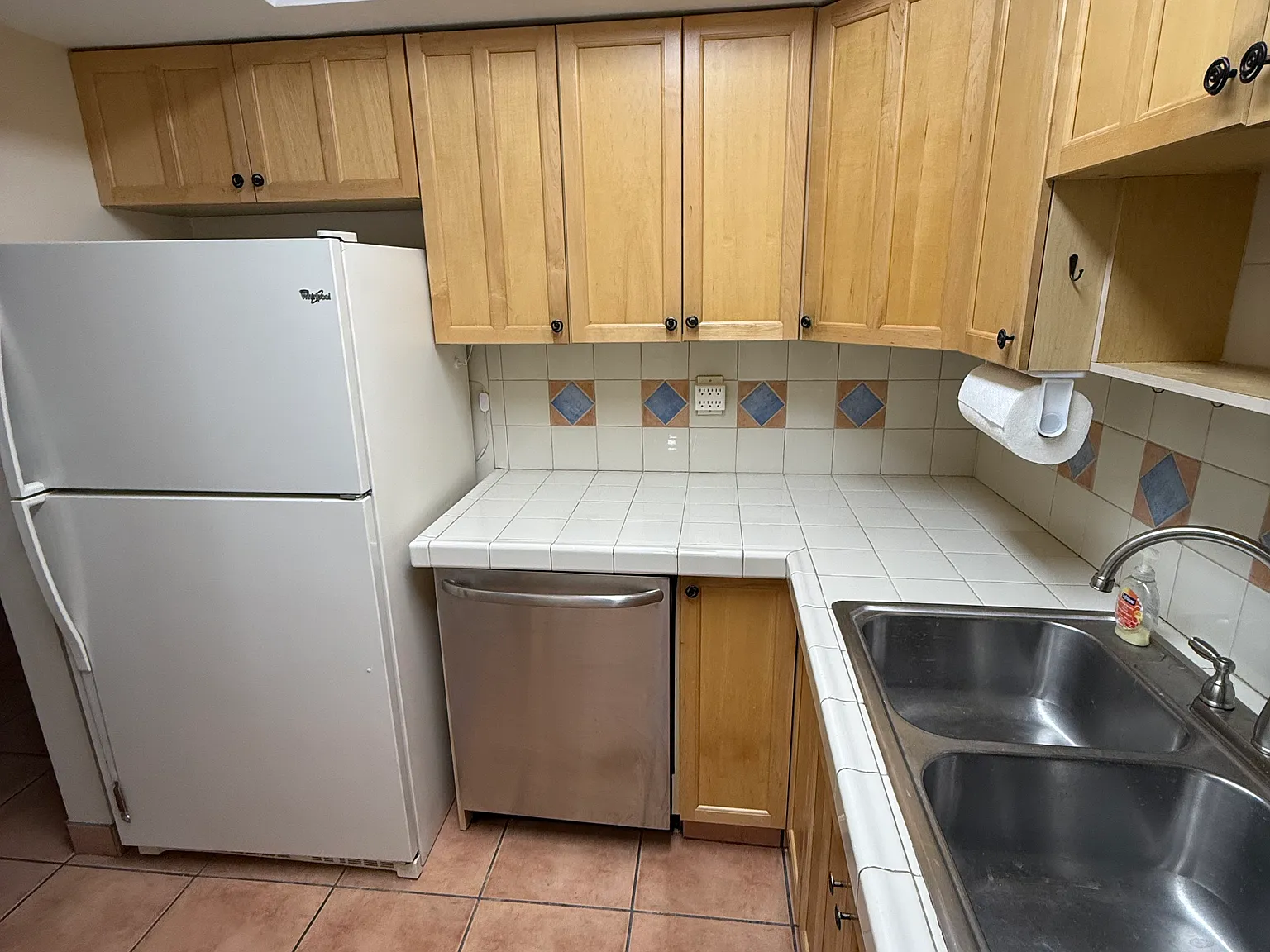 2 bed, 1060 sqft, $2,400 — Photo 3
