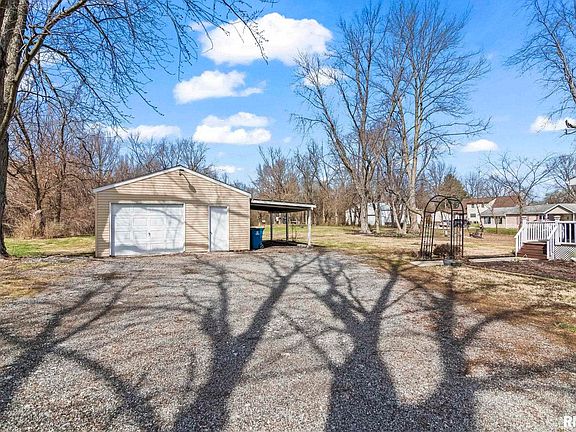 3rd image of 3765 Pet Cemetery Rd