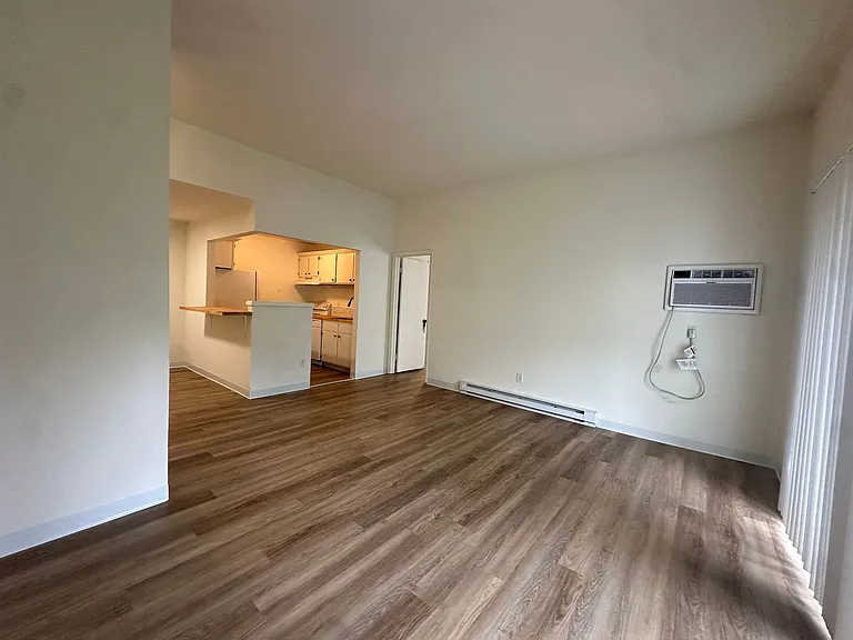University Park Apartments near Cornell University — Photo 187