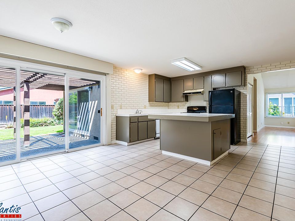 1st image of 319 Lassenpark Cir