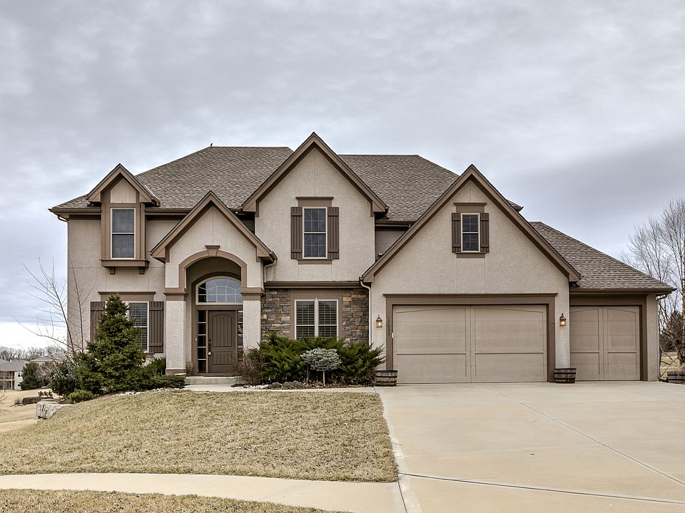 1st image of 17635 N Alder Ct