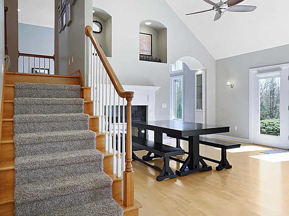 5th image of 2297 Ashbury Close