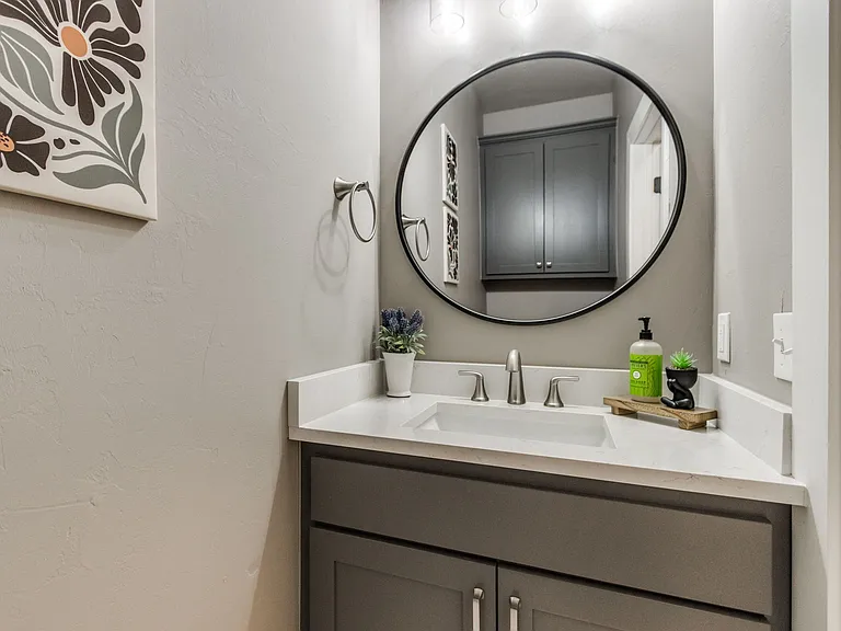 609 Abadan Dr — Photo 7