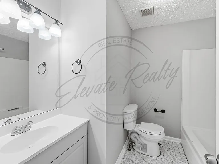 722 Heritage Square Dr — Photo 10