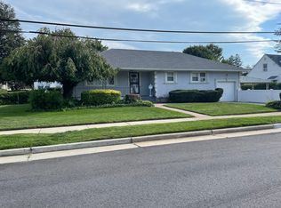 22 Brower Ln, Hempstead, NY 11550