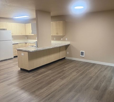2nd image of 20 Park Lane Pl #3