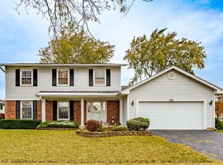 992 Tennessee Ln, Elk Grove Village, IL 60007