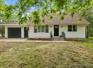 1766 Maplerow Ave NW, Grand Rapids, MI 49534