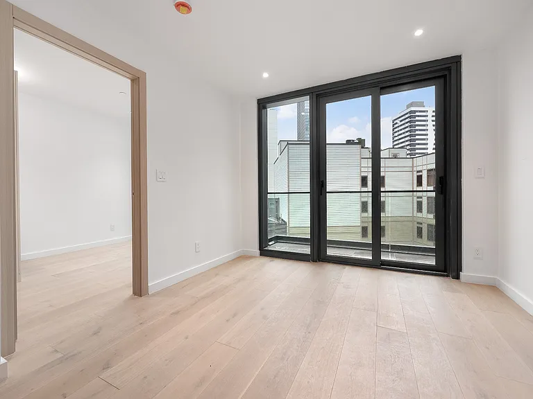 42-62 Hunter St #7C — Photo 6