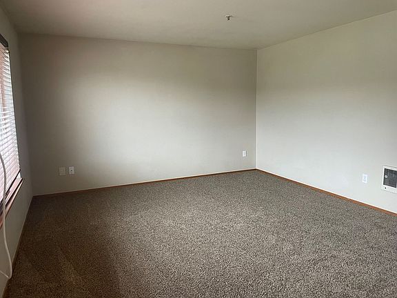 3rd image of 206 River Park Ave Unit B