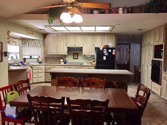 Dining Area & Kitchen