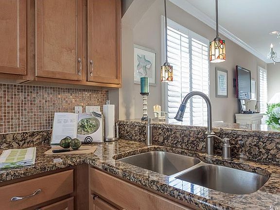 4th image of 12640 Carlby Cir