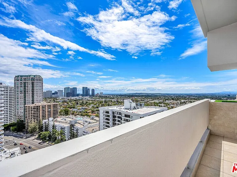 10701 Wilshire Blvd #1903 — Photo 12
