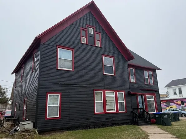 409 3rd St, Algoma, WI 54201