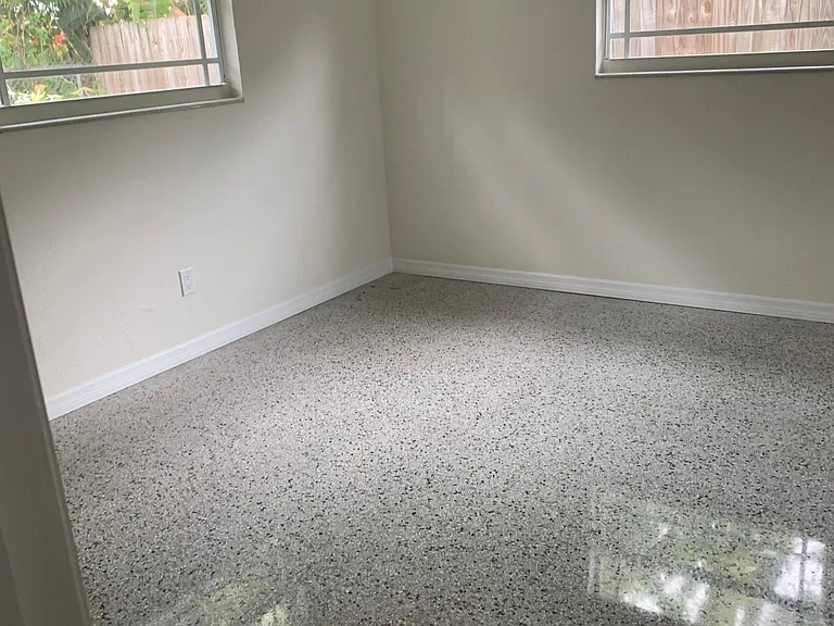 3114 W Debazan Ave — Photo 5