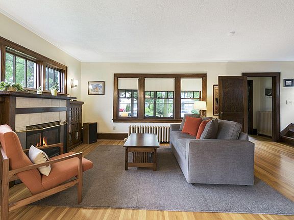 4th image of 817 W 39th St