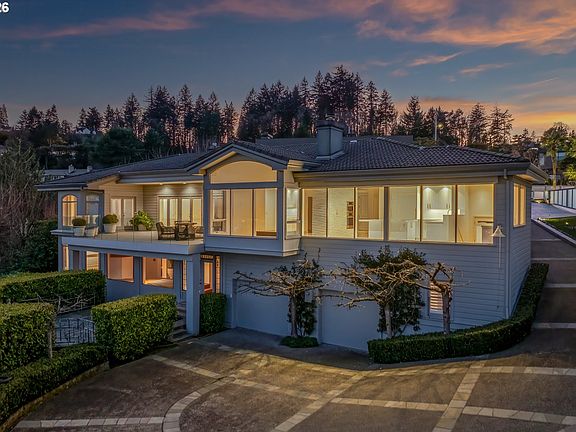 4th image of 1235 SW Myrtle Ct