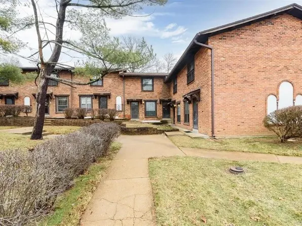 1278 N And South Rd, Saint Louis, MO 63130