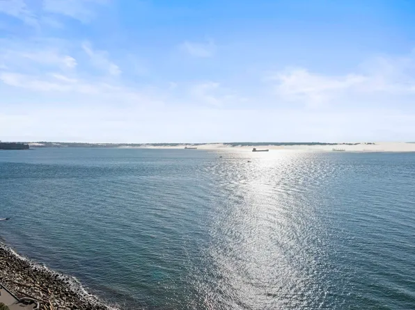 2250 Bellevue Ave #11, West Vancouver, BC V7V 1C6