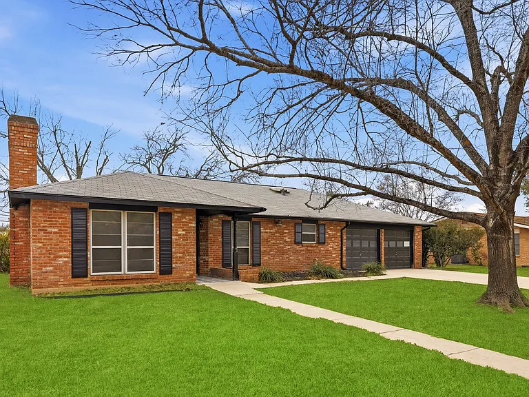 426 Zephyr Dr — Photo 23