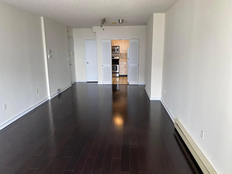 45 River Dr S #2608 — Photo 11
