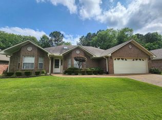 107 Forest View Ct, Hot Springs, AR 71913