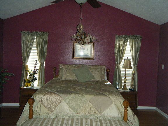 5th image of 609 W Trout St