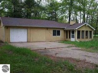 444 Lucky Trl, West Branch, MI 48661