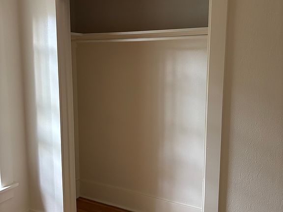 5th image of 327 Smith St