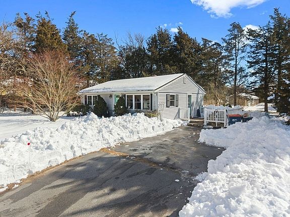 2nd image of 5 Reservation Rd