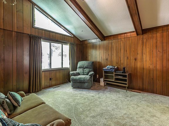 4th image of 1014 Montevideo Dr Unit E