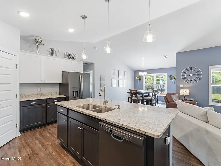 292 Independence Blvd — Photo 20