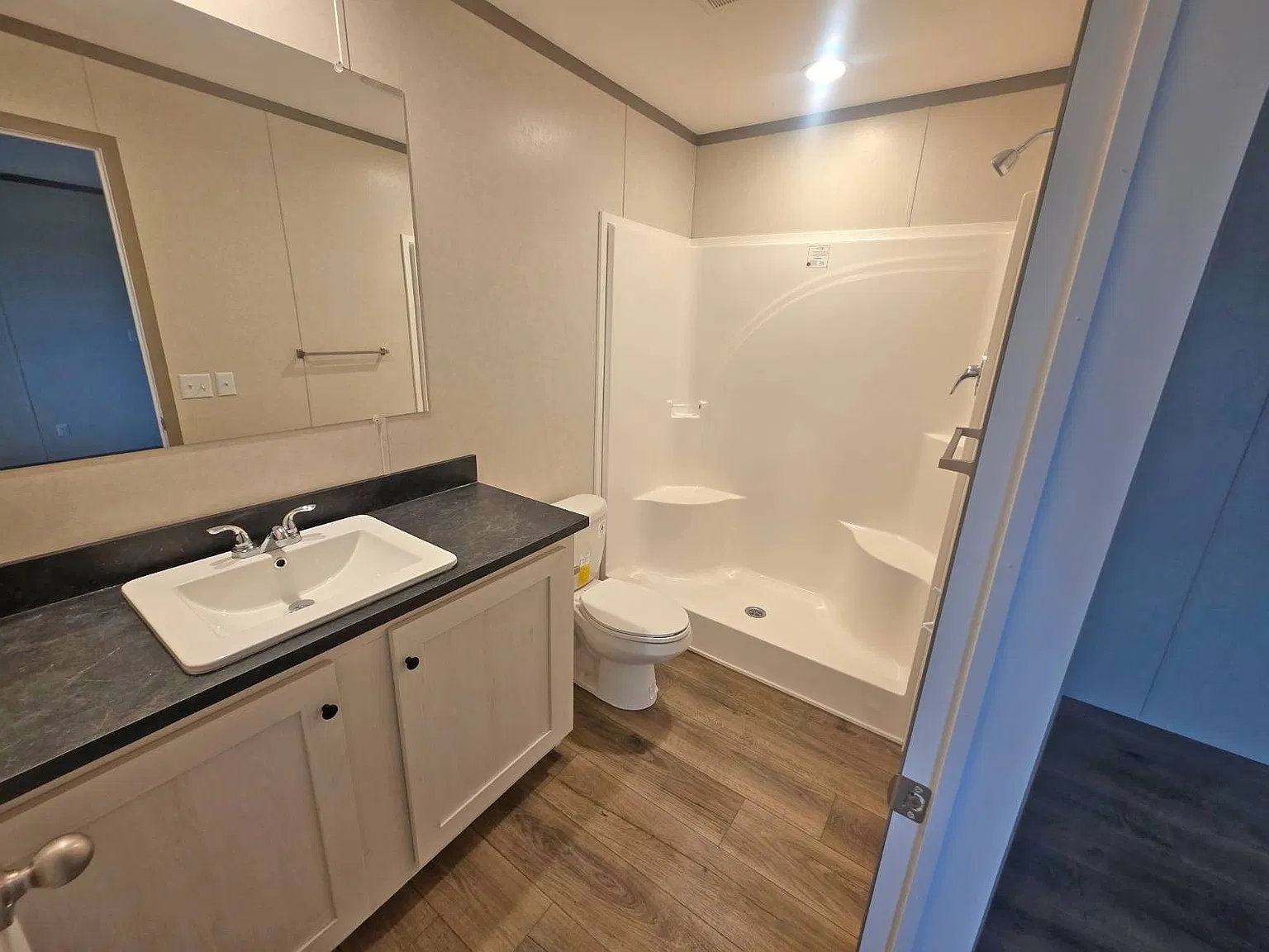 3 bed, 2.0 bath, 1140 sqft, $1,295 — Photo 3