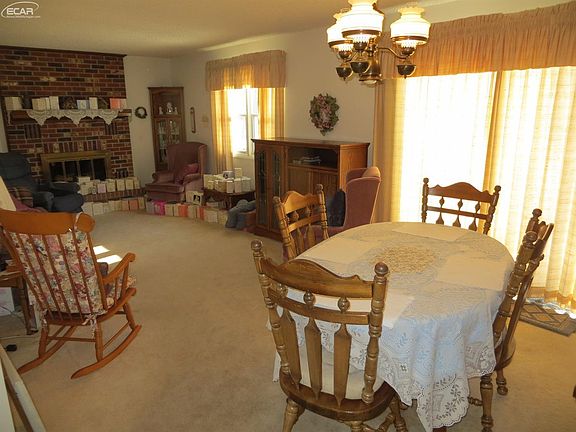 2nd image of 4224 Manor Dr