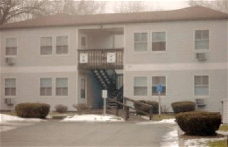 2nd image of 404 E 6th St