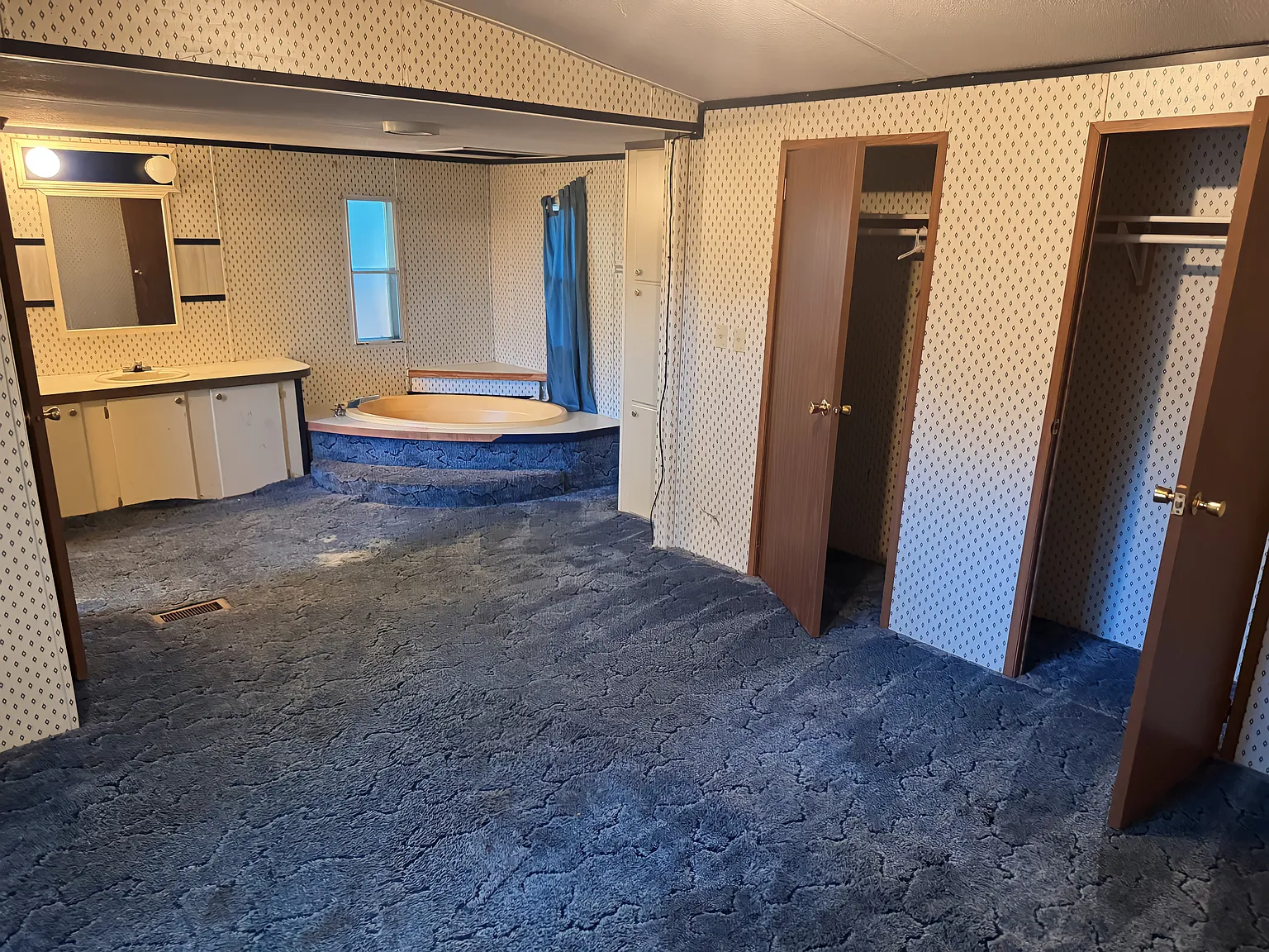 3 bed, 1216 sqft, $385 — Photo 4