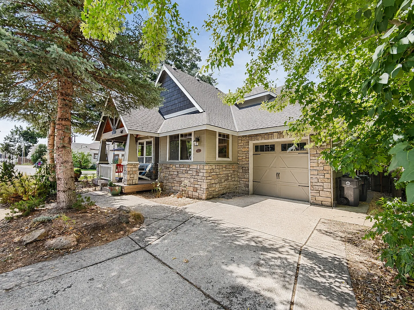 Live the ultimate Westside Bend lifestyle! — Photo 1