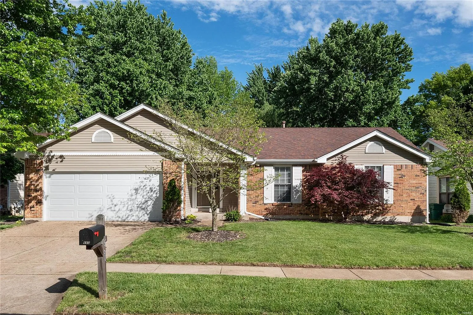 660 Foxtail Dr photo 1