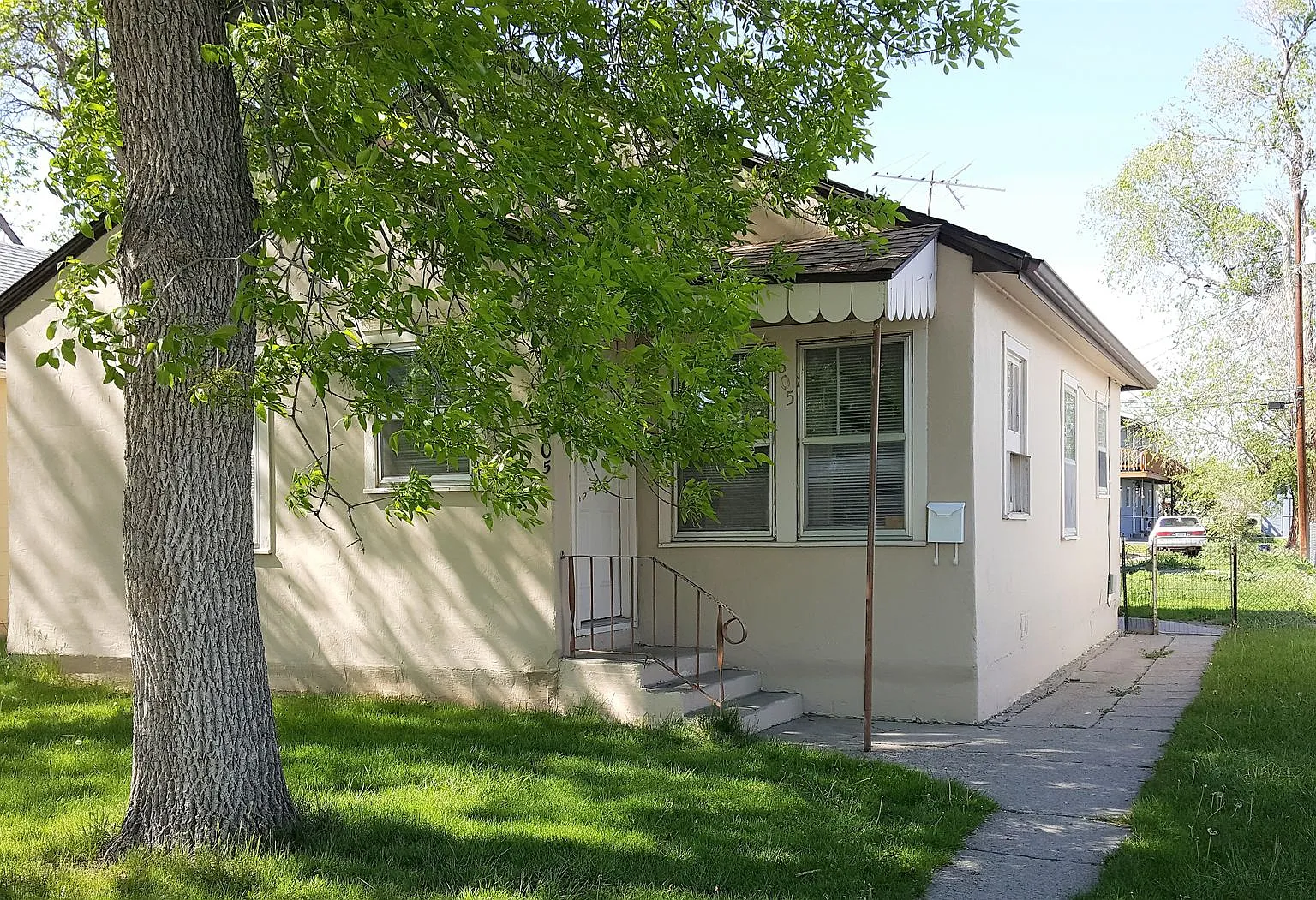 2 Bedroom Home in Laurel w/ Garage & Fenced Yard — Photo 1