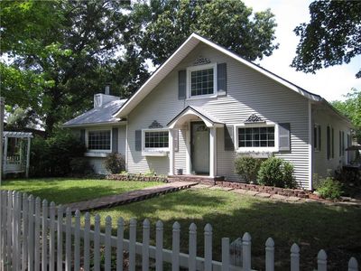 220 E McCarty St, Edgerton, KS, 66021